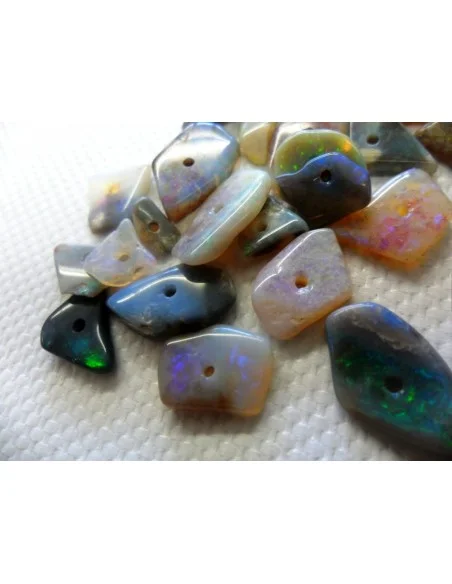 Opale noble pierres percées