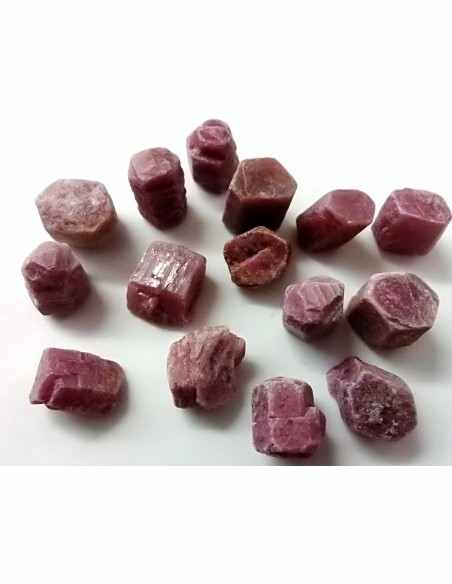 Spinelle rouge brute