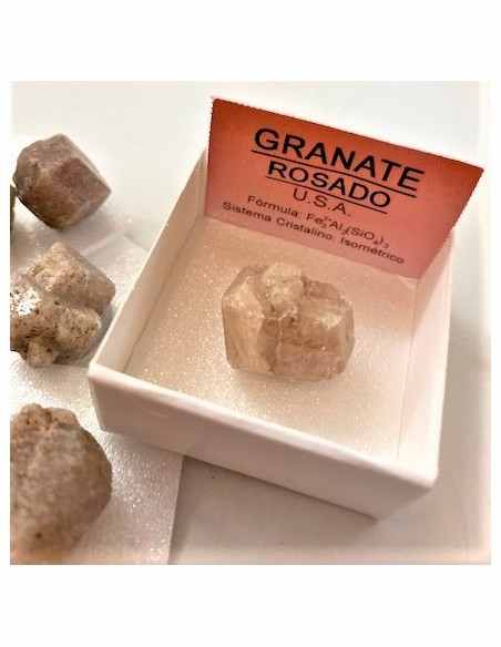 Grenat rose mineral