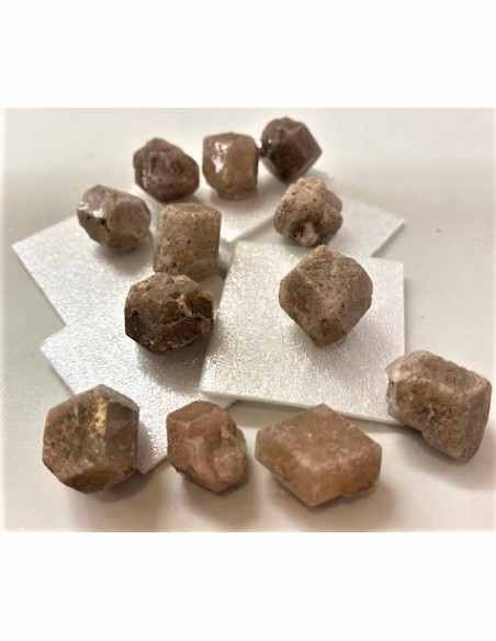 Grenat rose mineral