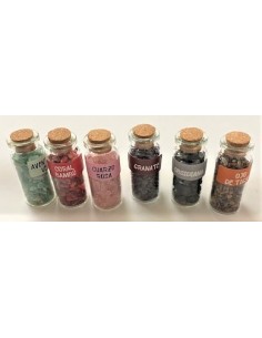 Bouteille avec petites pierres 2