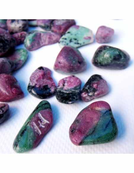 Zoisite rubis pierre Zoisite rubis pierre