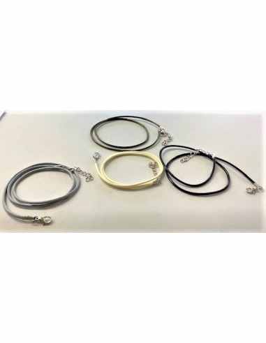 Cordon en cuir avec fermoir en metal