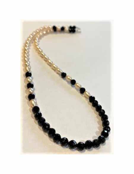 Collier spinelle noire, perles Collier spinelle noire, perles