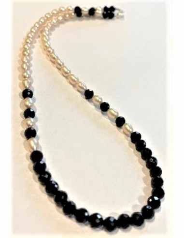 Collier spinelle noire, perles