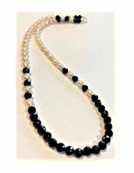 Collier spinelle noire, perles Collier spinelle noire, perles