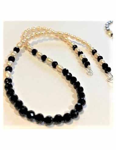 Collier spinelle noire, perles