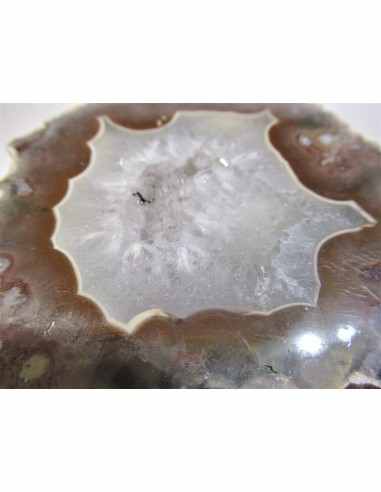 Agate rouge au noyau de quartz