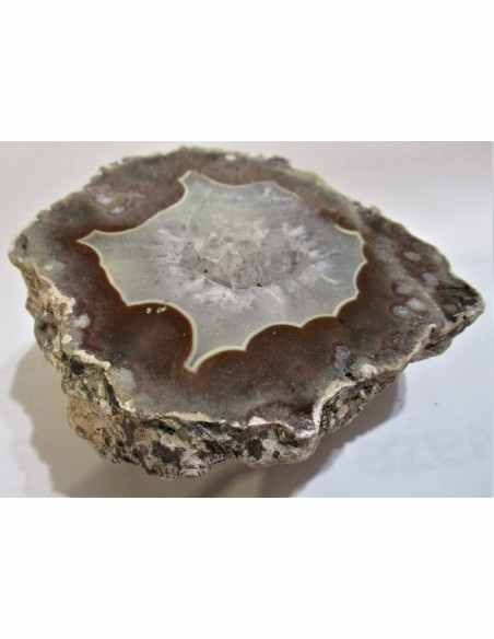 Agate rouge au noyau de quartz