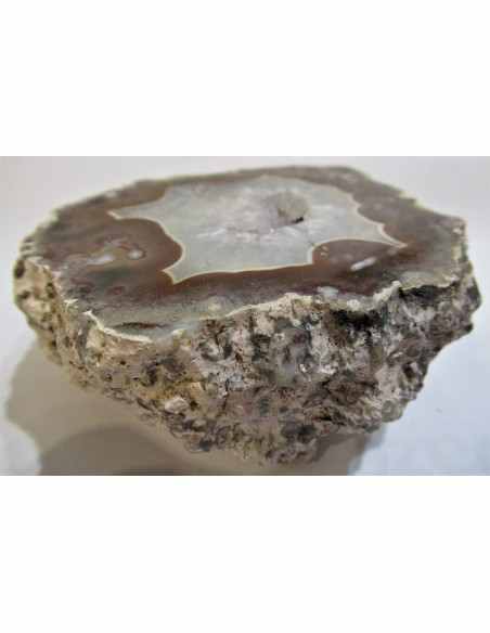 Agate rouge au noyau de quartz