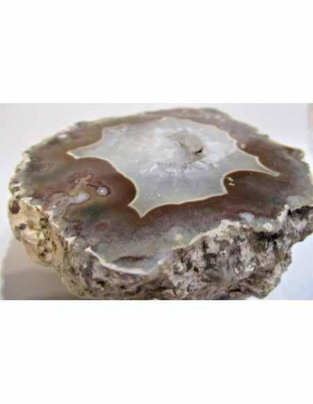 Agate rouge au noyau de quartz