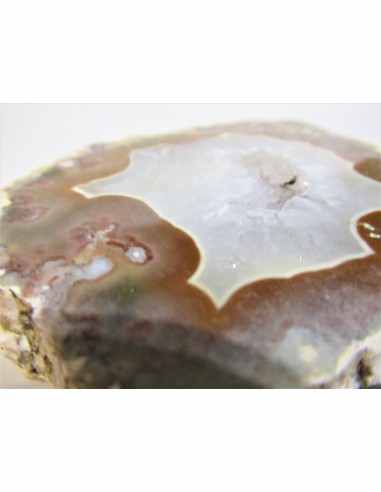 Agate rouge au noyau de quartz