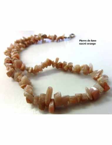 Collier en pierres naturelles baroque