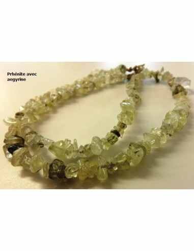 Collier en pierres naturelles baroque