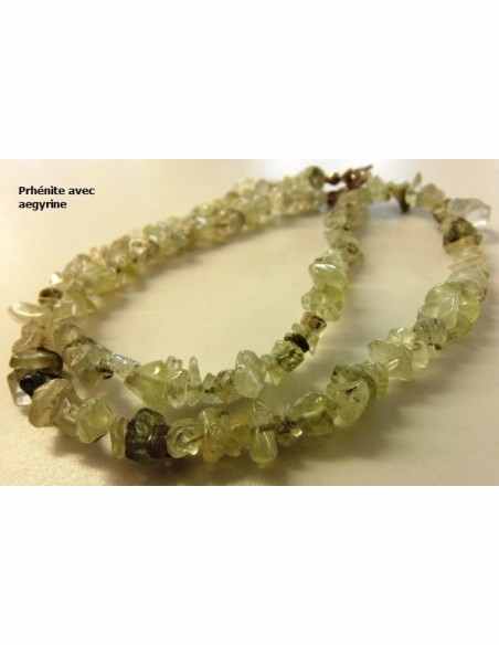 Collier en pierres naturelles baroque Collier en pierres naturelles baroque