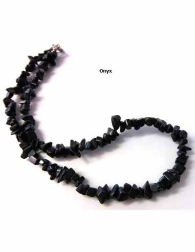 Collier en pierres naturelles baroque