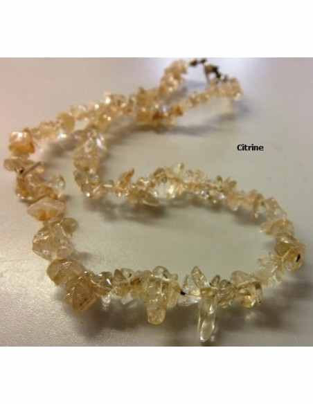 Collier en pierres naturelles baroque Collier en pierres naturelles baroque