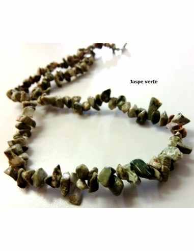 Collier en pierres naturelles baroque