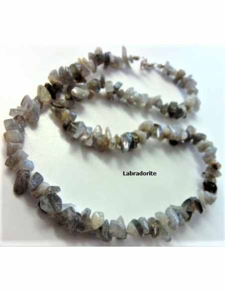 Collier en pierres naturelles baroque