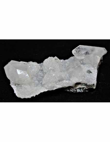Apophyllite druse