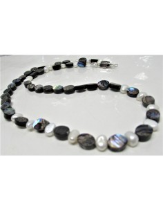 Collier Nacre opalisee bleue perles 2