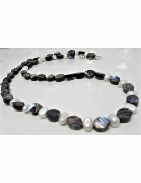 Collier Nacre opalisee bleue perles