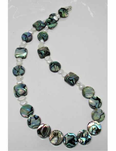 Collier Nacre bleue opalisee carrees perles Collier Nacre bleue opalisee carrees perles
