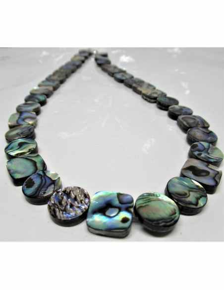 Collier Nacre opalisee carrees et rondes Collier Nacre opalisee carrees et rondes