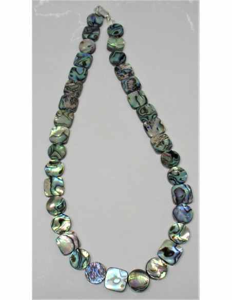 Collier Nacre opalisee carrees et rondes Collier Nacre opalisee carrees et rondes