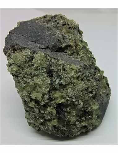 Chrysolite, olivine, Peridot cristalise
