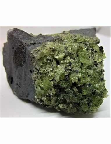 Peridot, olivine, Chrysolite, cristallisee