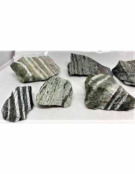 Serpentine oeil d'argent brute