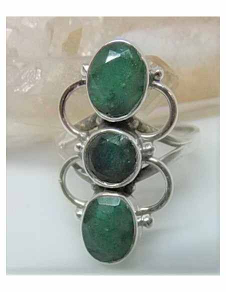 Bague emeraude trois pierres
