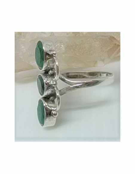 Bague emeraude trois pierres