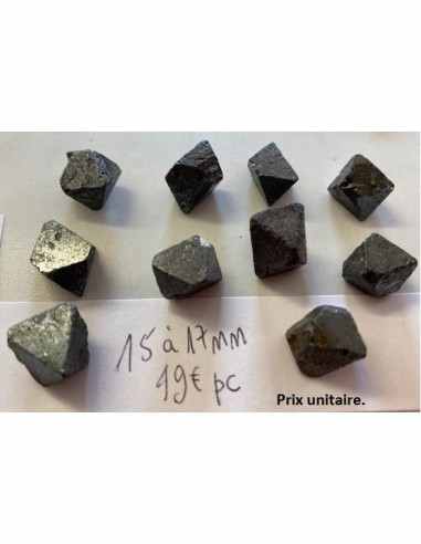 Magnétite Octaedre naturel de 12 à 15mm