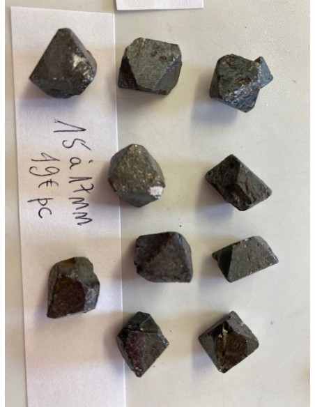 Magnétite Octaedre naturel de 12 à 15mm