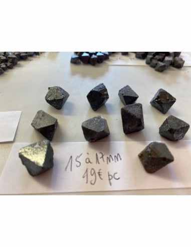 Magnétite Octaedre naturel de 12 à 15mm