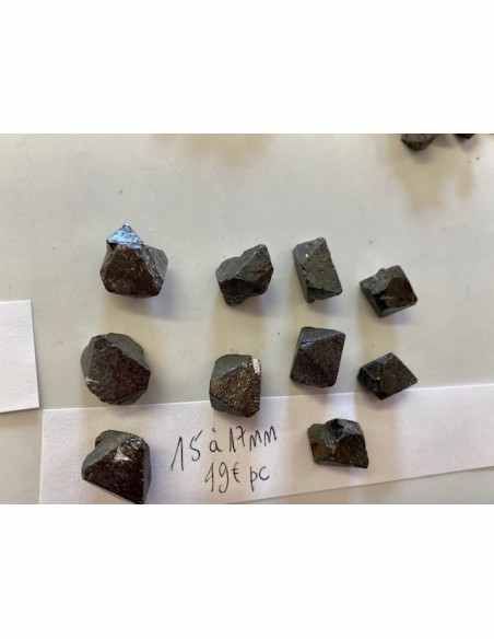 Magnétite Octaedre naturel de 12 à 15mm
