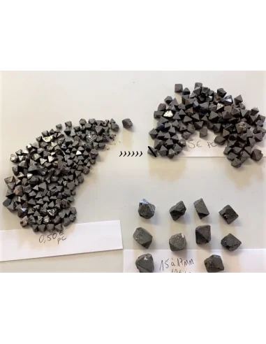 Magnétite Octaèdre naturel  5 à 8mm