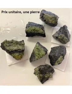 Chrysolite, olivine, Peridot cristalise