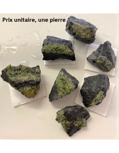 Chrysolite, olivine, Peridot cristalise