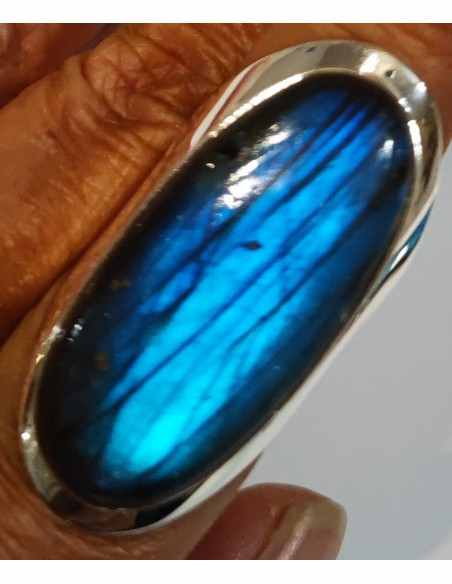 Grande bague en labradorite monte en argent