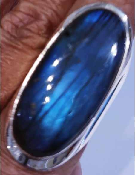Grande bague en labradorite monte en argent