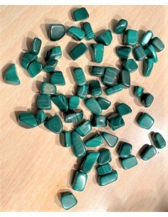 Petite pierre de malachite polie