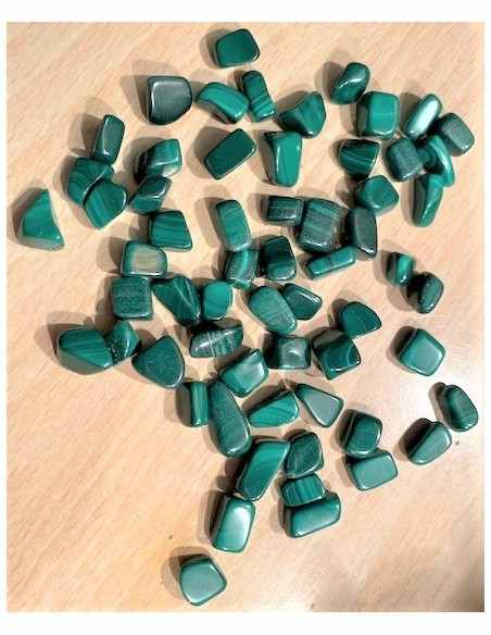 Petite pierre de malachite polie