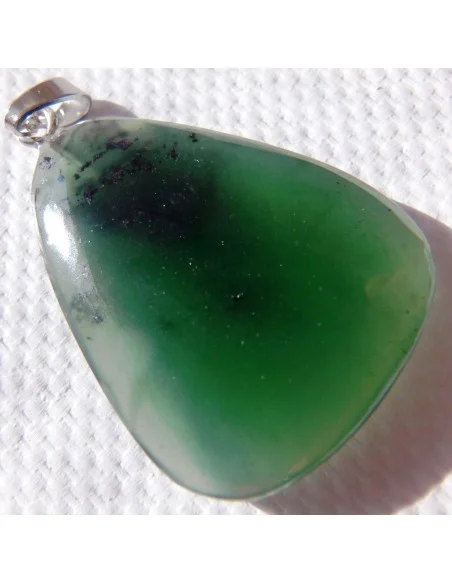 Antigorite en pendentif