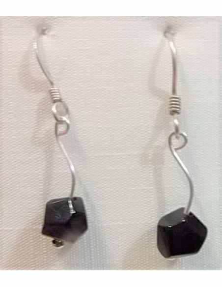 Boucles d'oreilles spinelle noire 5 a 6mm