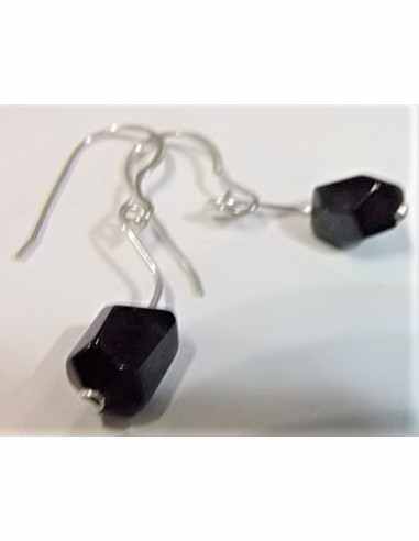 Boucles d'oreilles spinelle noire 5 a 6mm