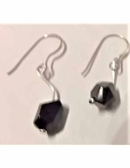 Boucles d'oreilles spinelle noire 5 a 6mm
