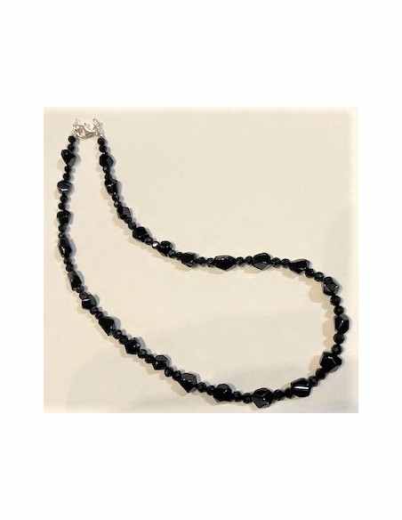 Collier spinelles noires  5 a 10mm